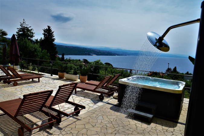 Closeness to the beach and elegant accommodation, Apartments and Rooms Vila Irma Opatija Opatija